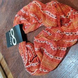 Multi loop infinity scarf